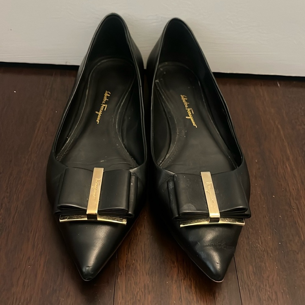 Ferragamo leather black ballet flats